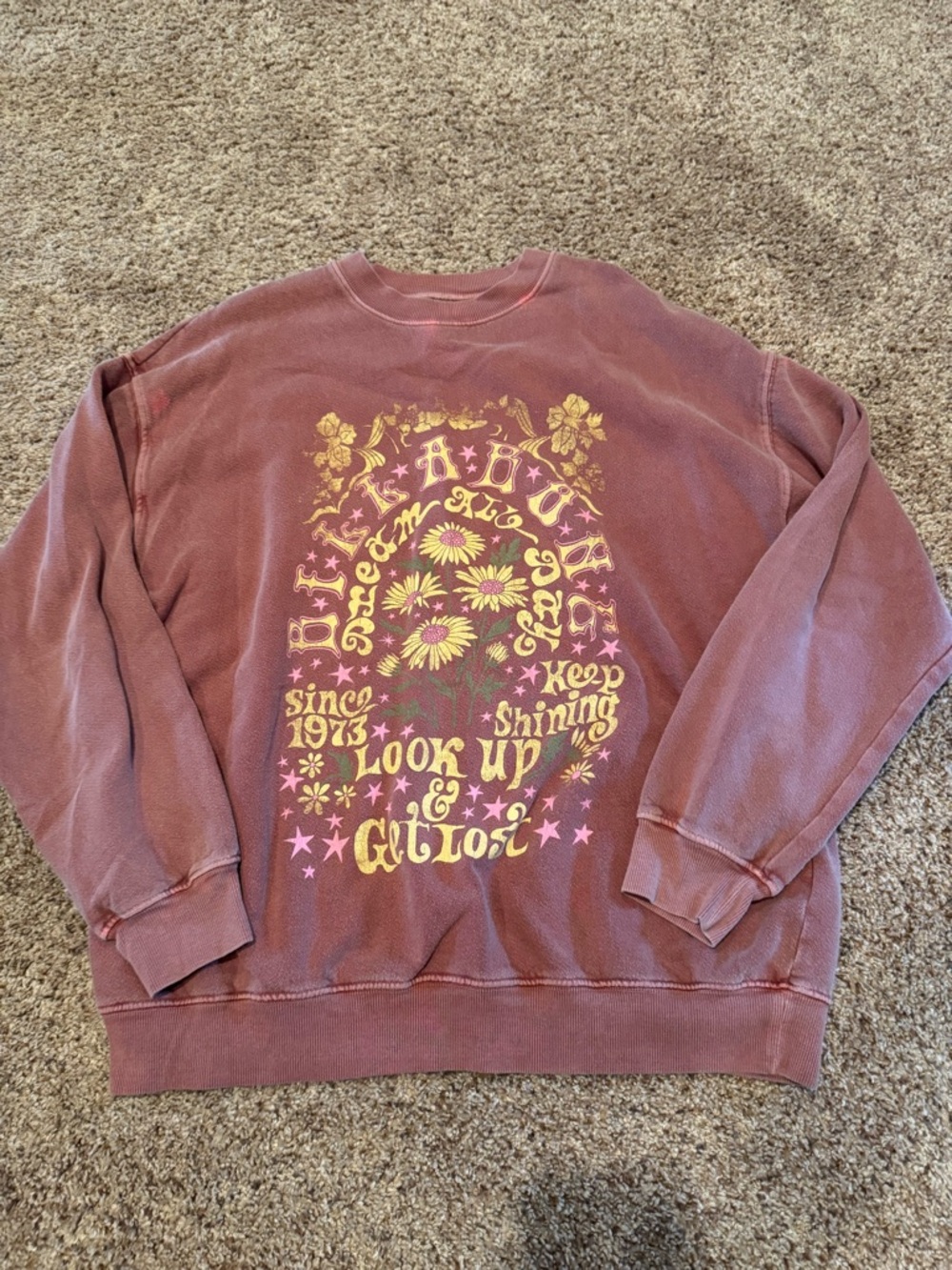 Vintage-Inspired Mauve Graphic Sweatshirt with Yellow Floral Print BILLABONG